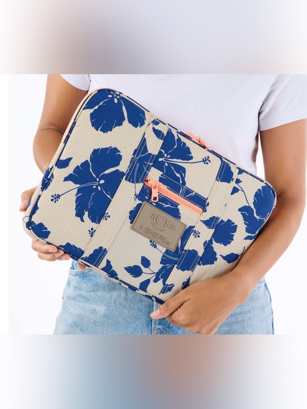 NWT ALOHA Collection Navy/Tan Floral Laptop Sleeve with Peach Zip - Picture 3 of 6
